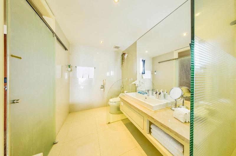 Sea Links Beach Hotel image