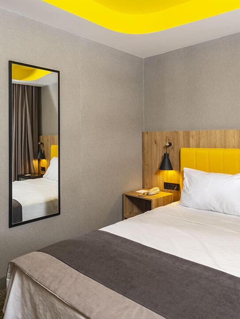 Sun Suit Hotel image