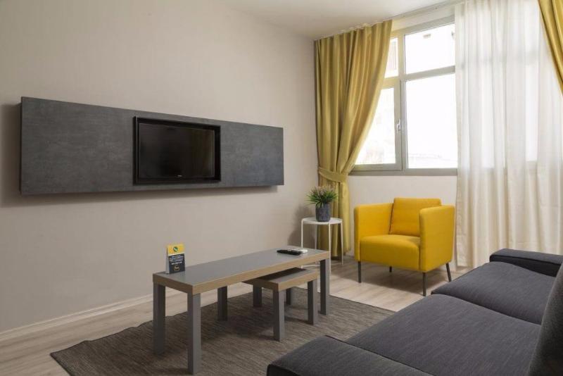 Sun Suit Hotel image