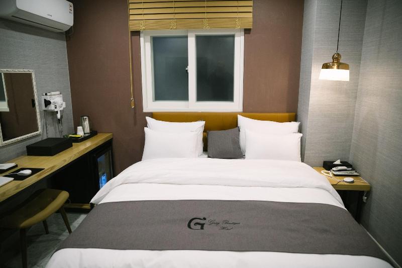 Gray Hotel image