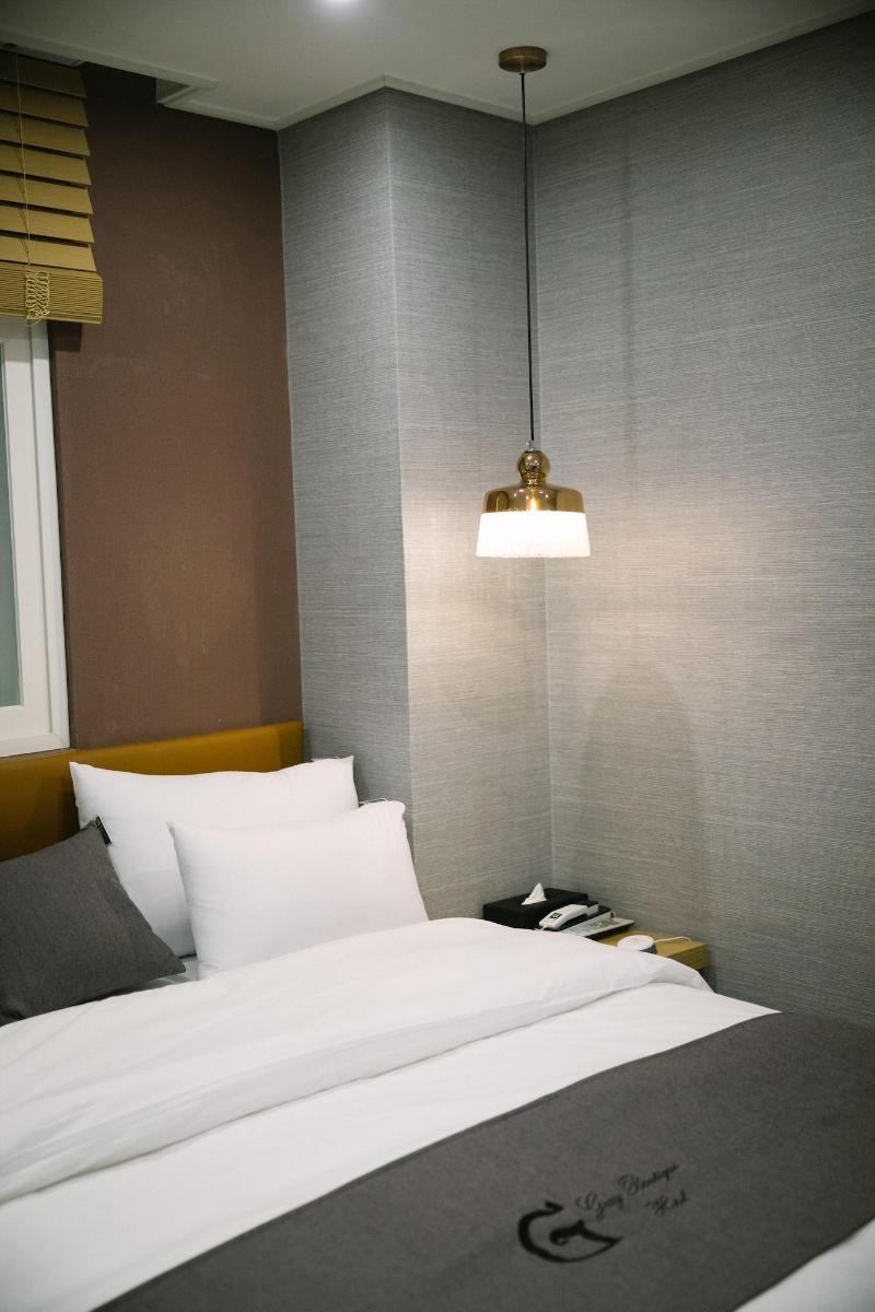 Gray Hotel image