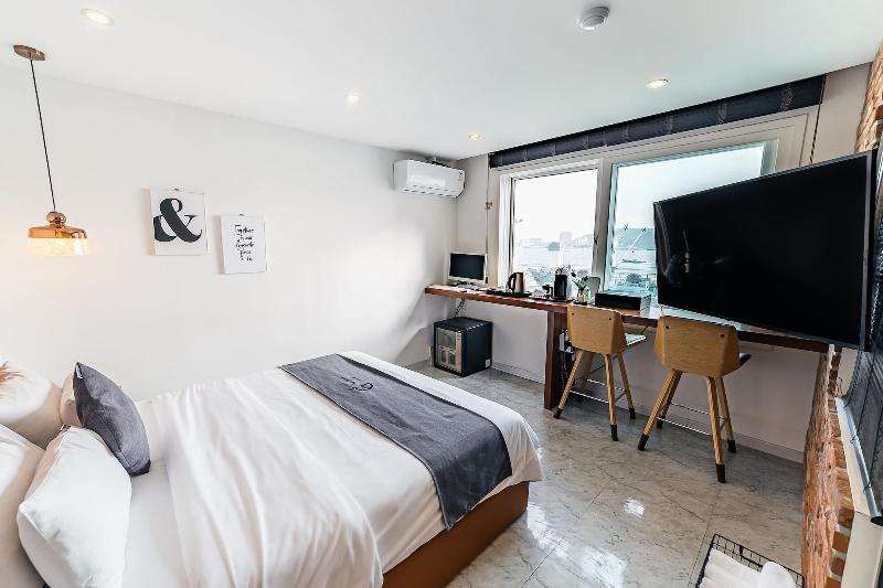 Gray Hotel image