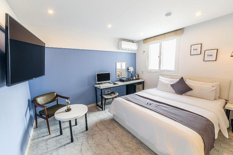 Gray Hotel image
