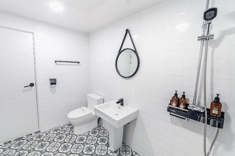 Gray Hotel image