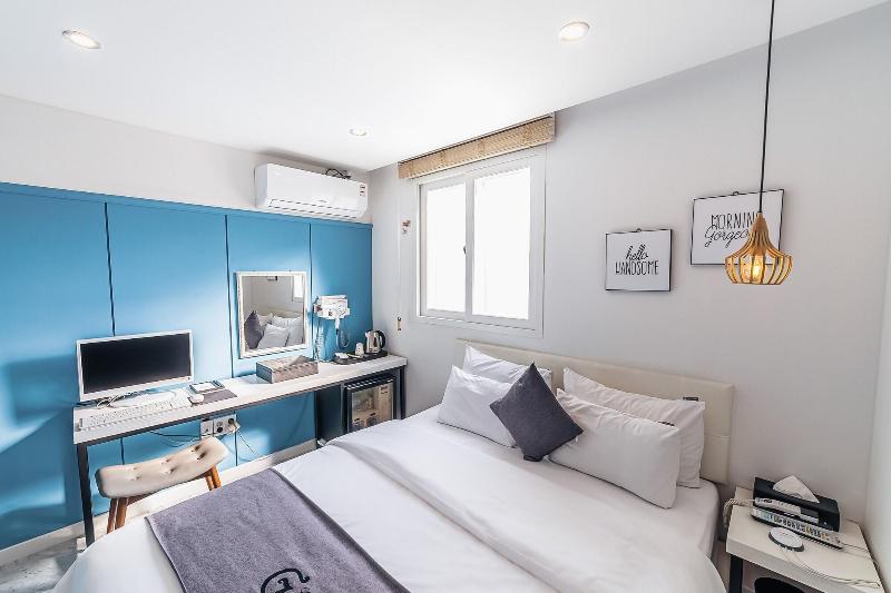 Gray Hotel image