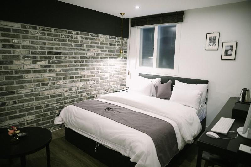 Gray Hotel image