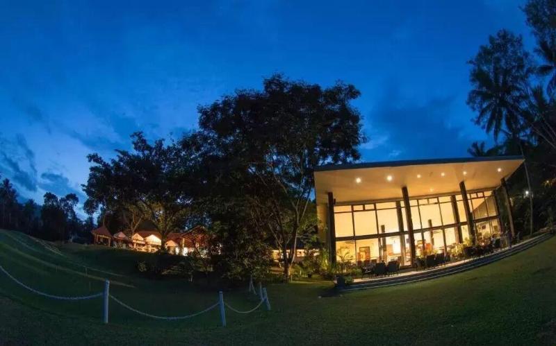 Victoria Golf And Country Resort image