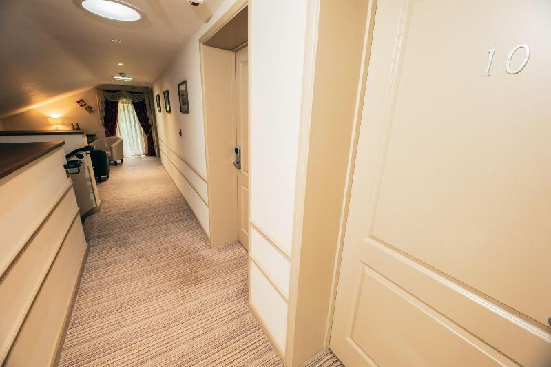Bull Auberge image