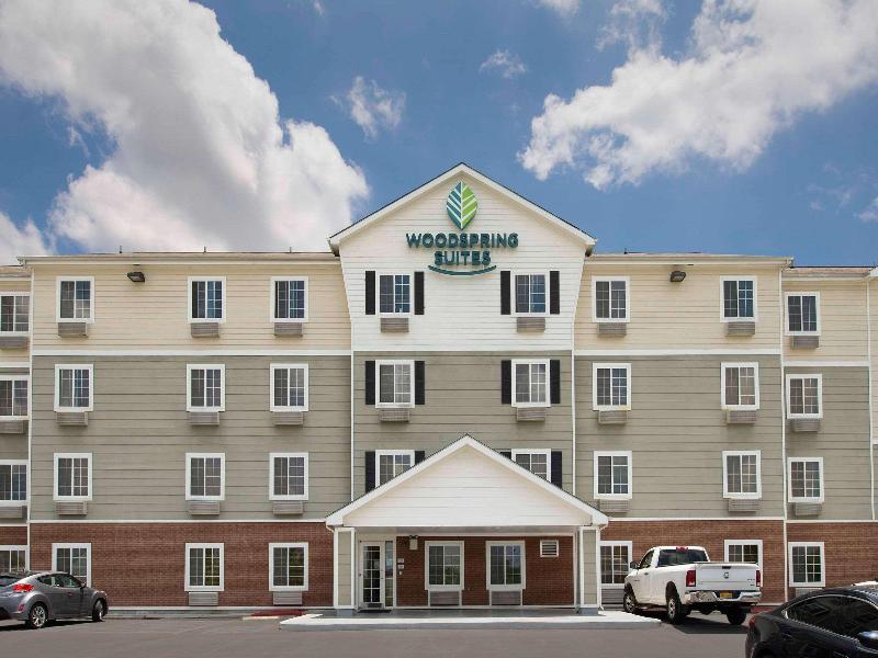 WoodSpring Suites San Antonio North Live Oak I-35 - Image 1
