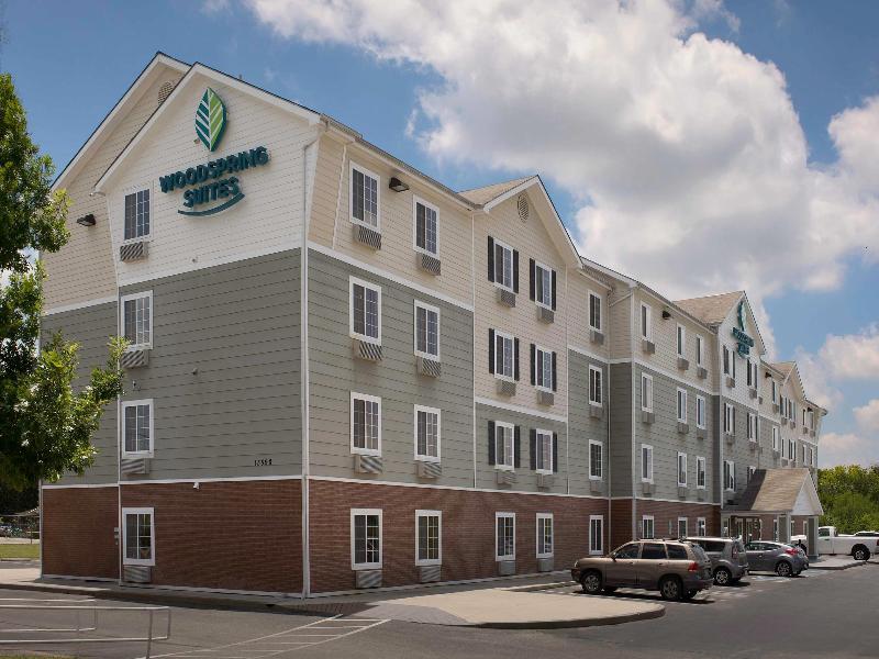 WoodSpring Suites San Antonio North Live Oak I-35 image
