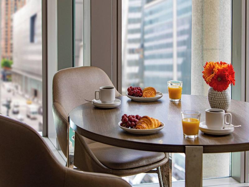 Courtyard by Marriott New York Manhattan/Midtown W image