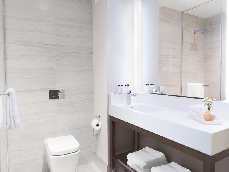 Courtyard by Marriott New York Manhattan/Midtown W image
