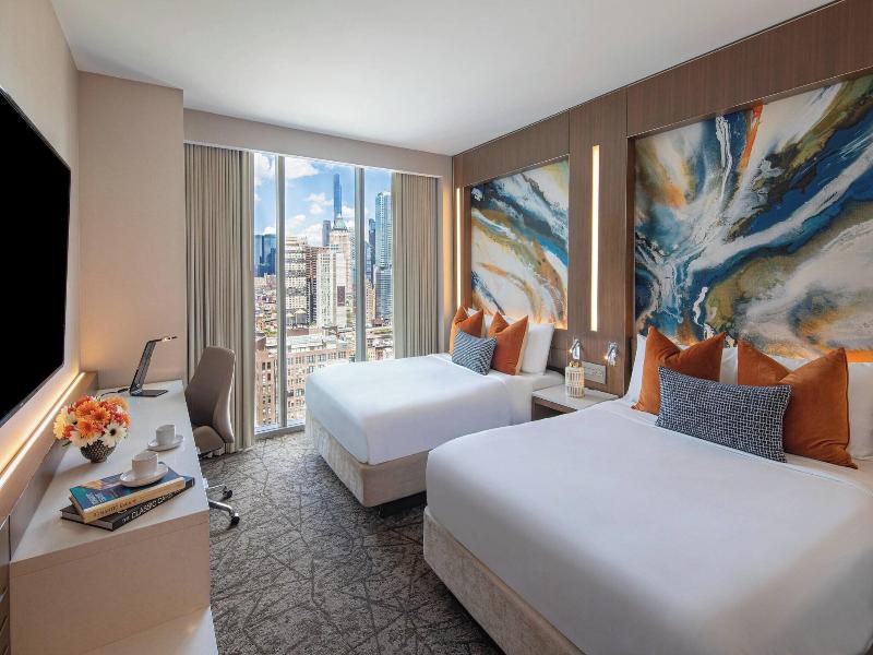 Courtyard by Marriott New York Manhattan/Midtown W image