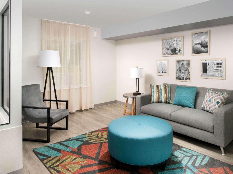 Woodspring Suites Merrillville image