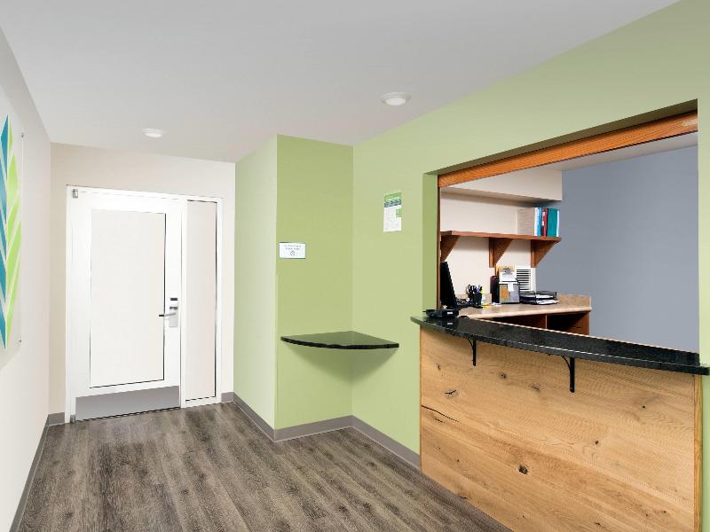 Woodspring Suites Merrillville image