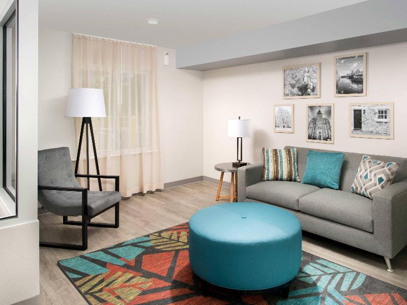 Woodspring Suites Merrillville image