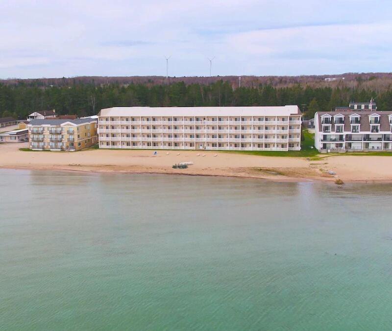 Mackinaw Beach & Bay Inn & Suites image