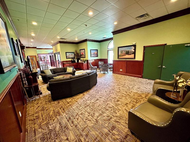 Mackinaw Beach & Bay Inn & Suites image