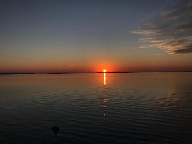 Mackinaw Beach & Bay Inn & Suites image