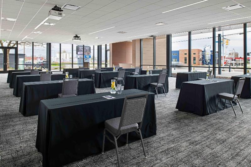 Delta Hotels By Marriott Muskegon Lakeshore Conven image