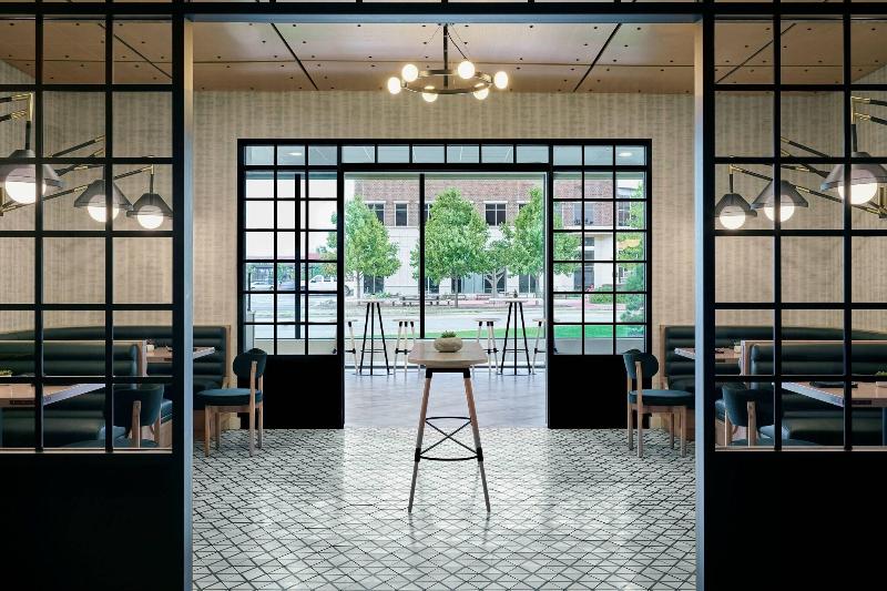 Delta Hotels By Marriott Muskegon Lakeshore Conven image