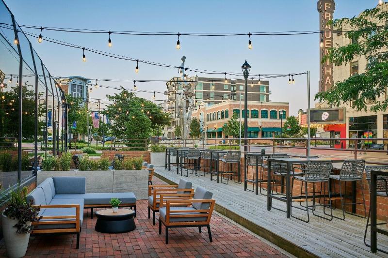 Delta Hotels By Marriott Muskegon Lakeshore Conven image