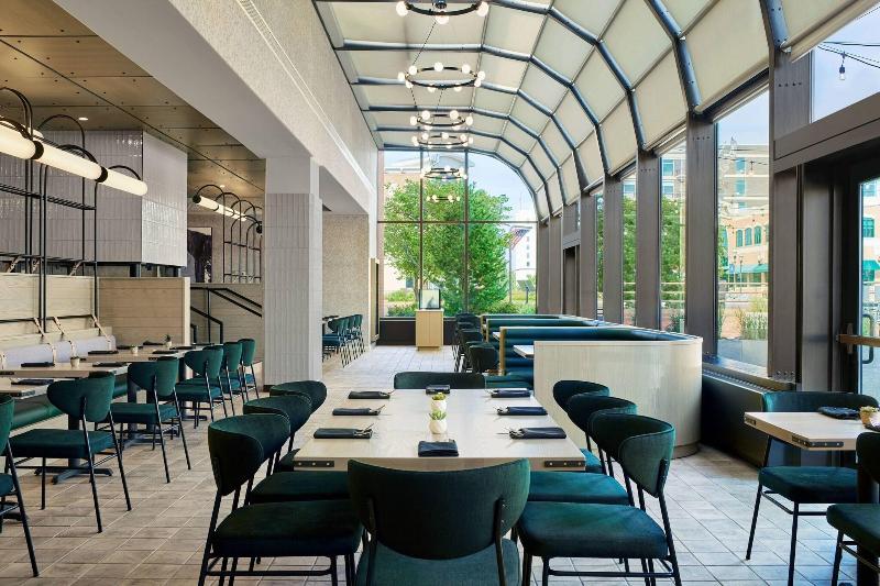 Delta Hotels By Marriott Muskegon Lakeshore Conven image
