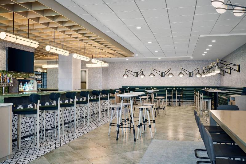 Delta Hotels By Marriott Muskegon Lakeshore Conven image