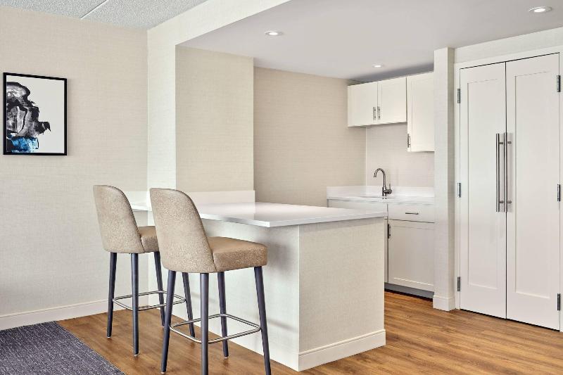 Delta Hotels By Marriott Muskegon Lakeshore Conven image