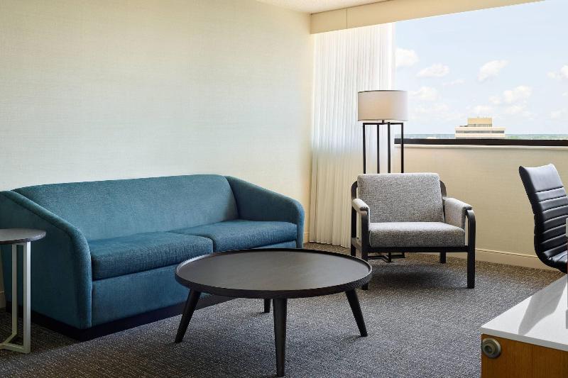 Delta Hotels By Marriott Muskegon Lakeshore Conven image