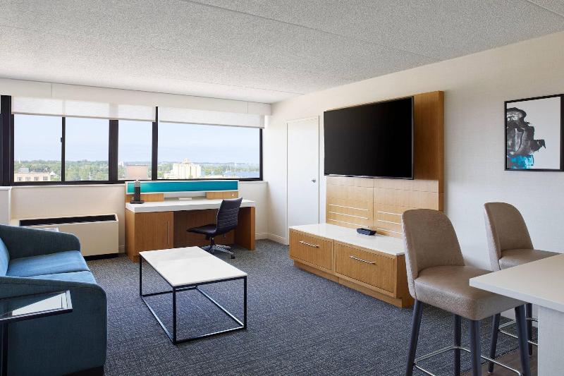 Delta Hotels By Marriott Muskegon Lakeshore Conven image