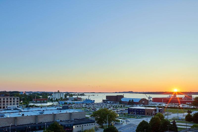 Delta Hotels By Marriott Muskegon Lakeshore Conven image
