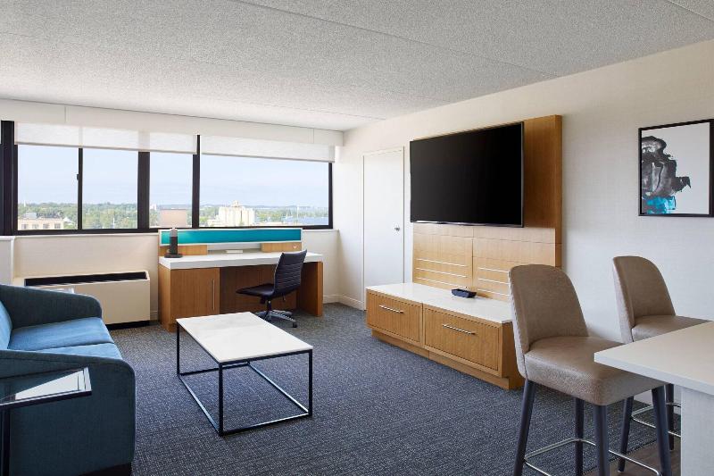 Delta Hotels By Marriott Muskegon Lakeshore Conven image