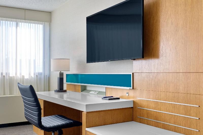 Delta Hotels By Marriott Muskegon Lakeshore Conven image