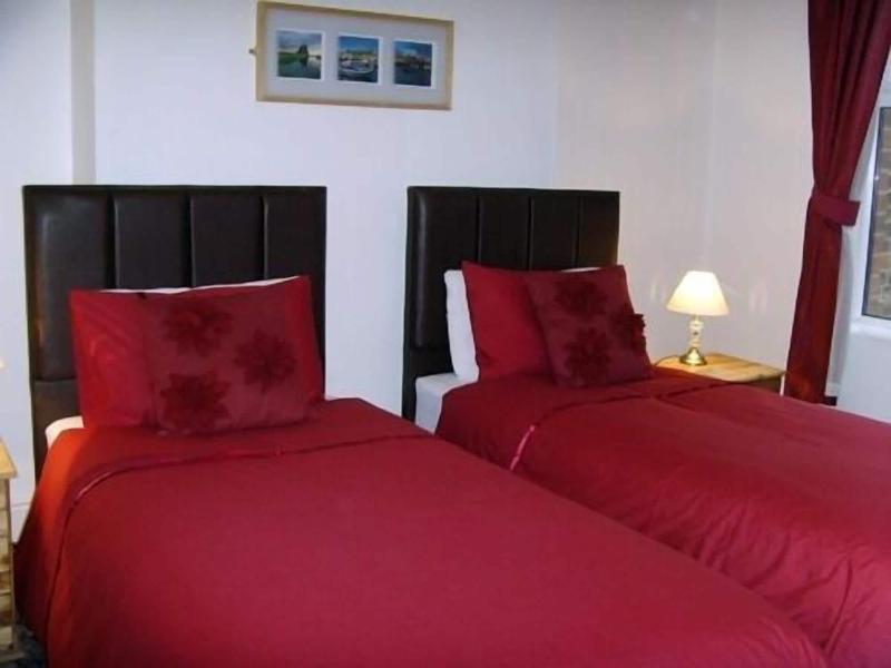 Ellie's Guest House image