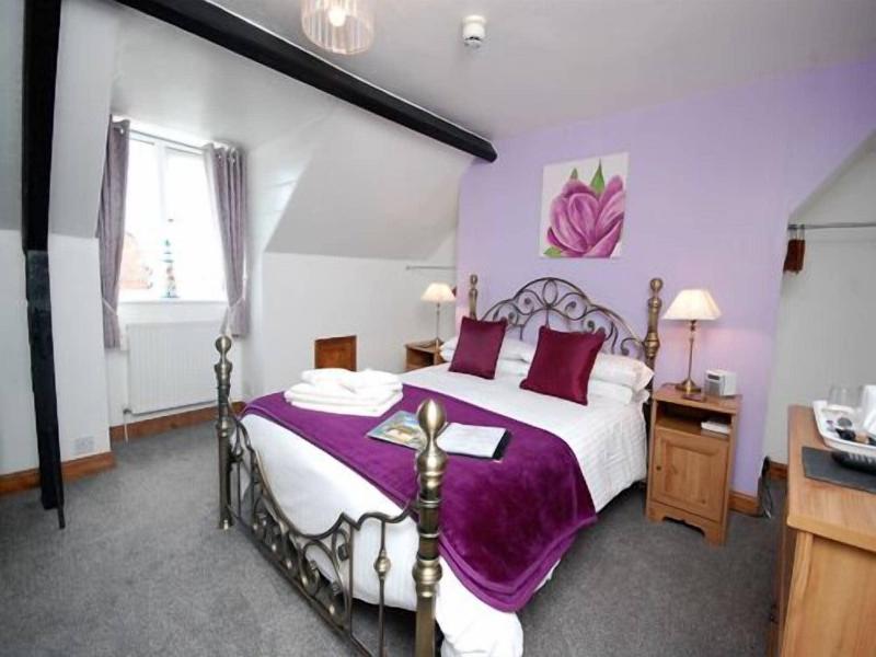 Ellie's Guest House image