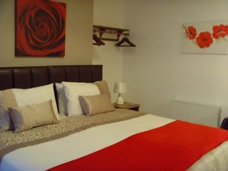 Ellie's Guest House image