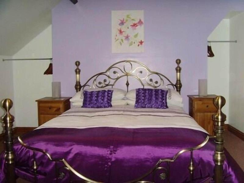 Ellie's Guest House image