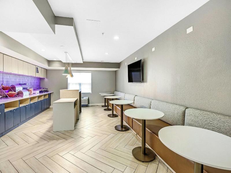 Towneplace Suites By Marriott Mobile image