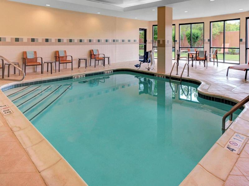 Courtyard By Marriott Anniston Oxford