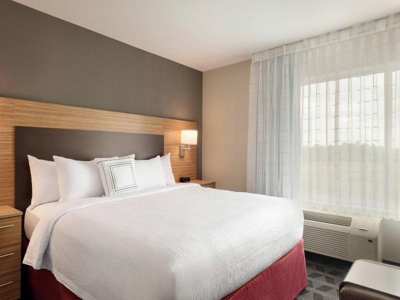 Towneplace Suites By Marriott Milwaukee Grafton image