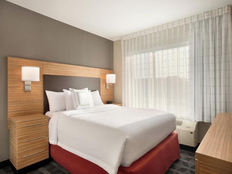 Towneplace Suites By Marriott Milwaukee Grafton image