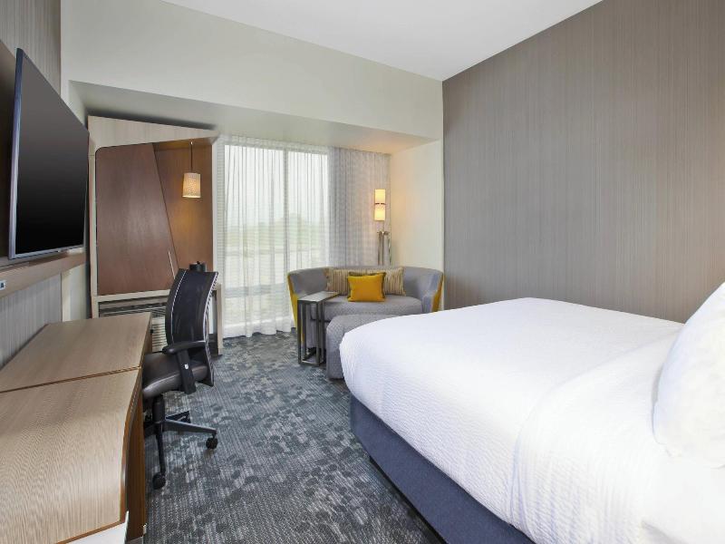 Courtyard by Marriott St. Joseph Benton Harbor image