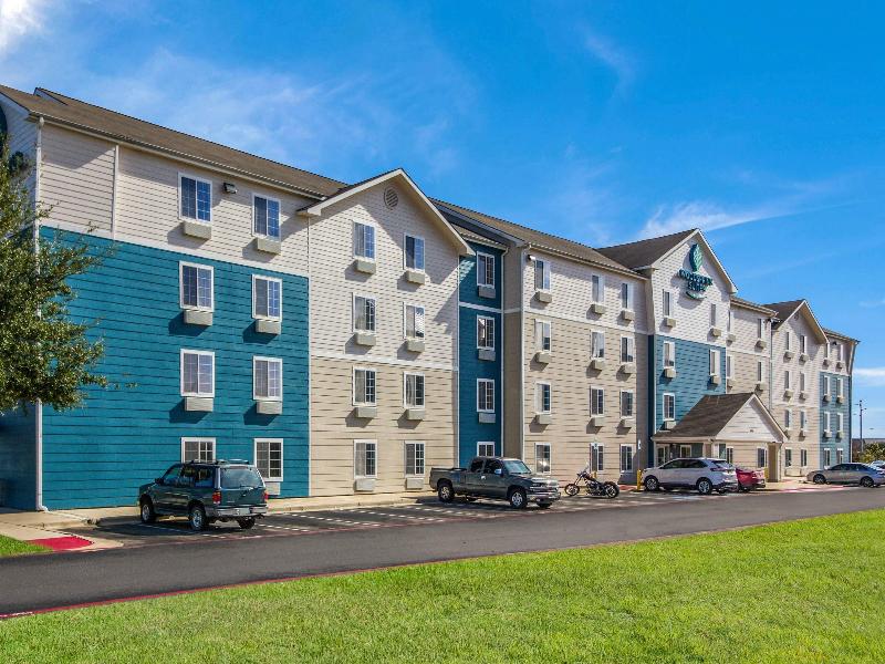Woodspring Suites Houston Baytown image