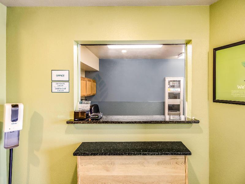 Woodspring Suites Houston Baytown image