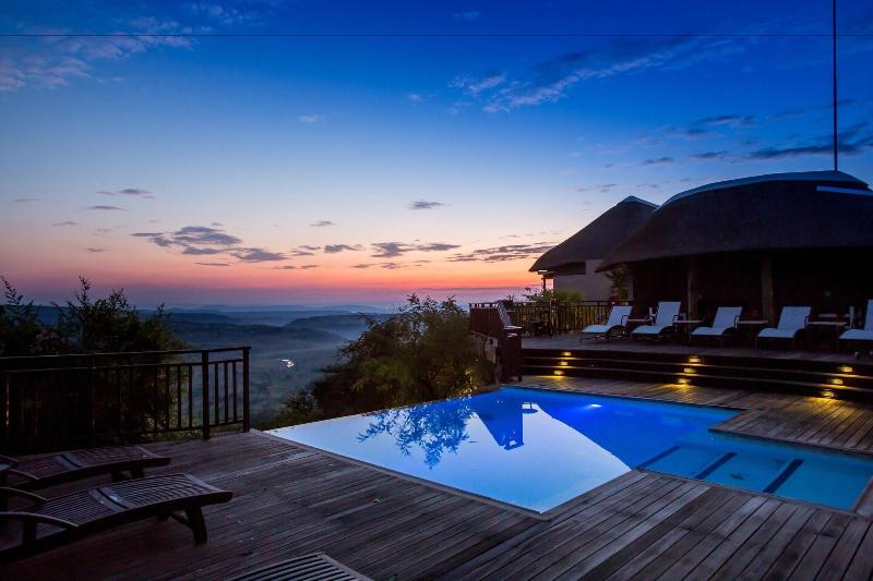 Umzolozolo Private Safari Lodge