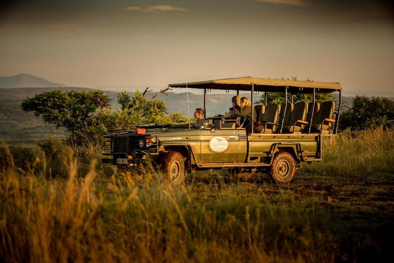 Umzolozolo Private Safari Lodge