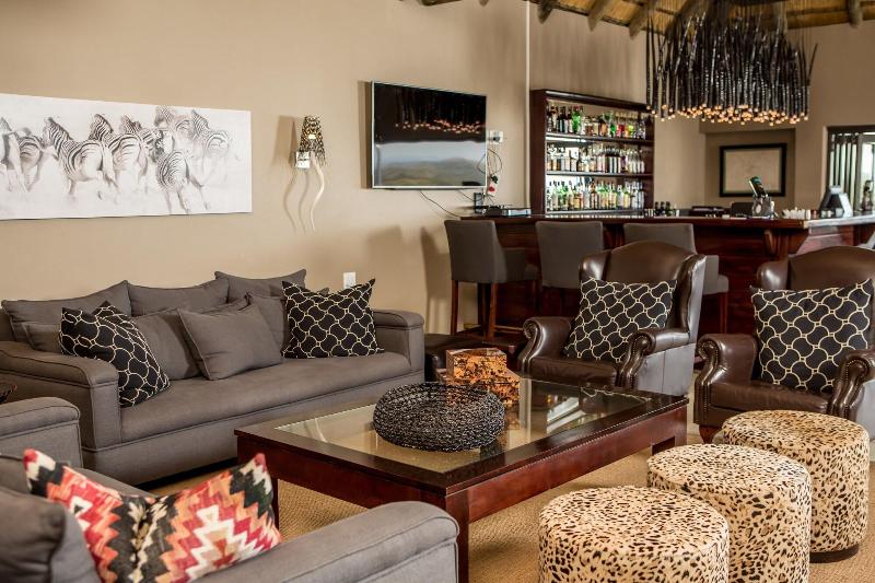 Umzolozolo Private Safari Lodge