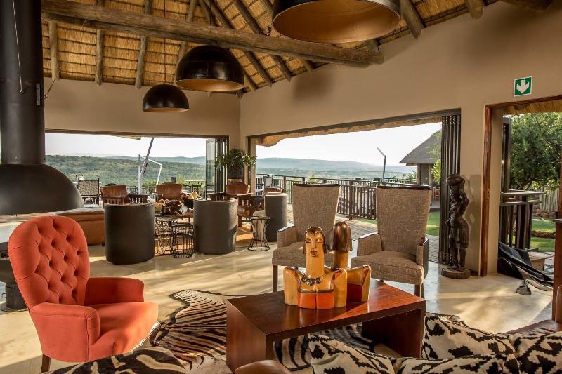 Umzolozolo Private Safari Lodge