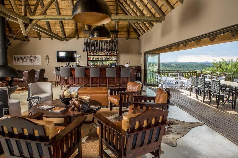 Umzolozolo Private Safari Lodge